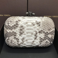 Bottega Veneta Knot Clutch in Pythonskin Calfskin Grey/White 2021 06