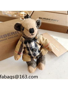 Burberry Thomas Bear Charm 2021 06