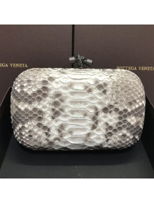 Bottega Veneta Knot Clutch in Pythonskin Calfskin Grey/White 2021 06